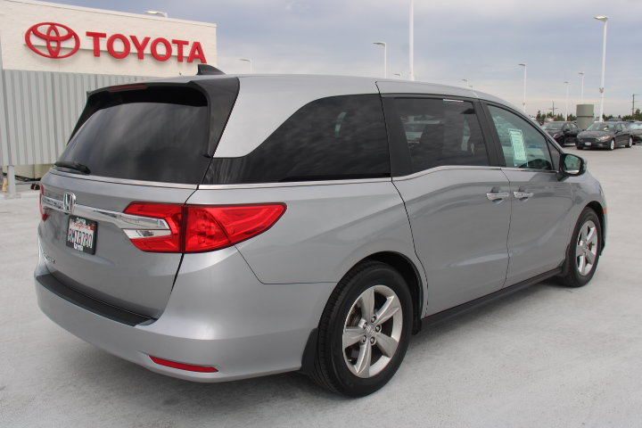 Used 2019 Honda Odyssey EX image 3