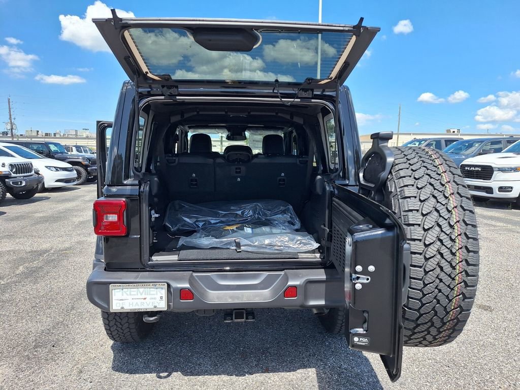 New 2025 Jeep Wrangler Sahara image 15