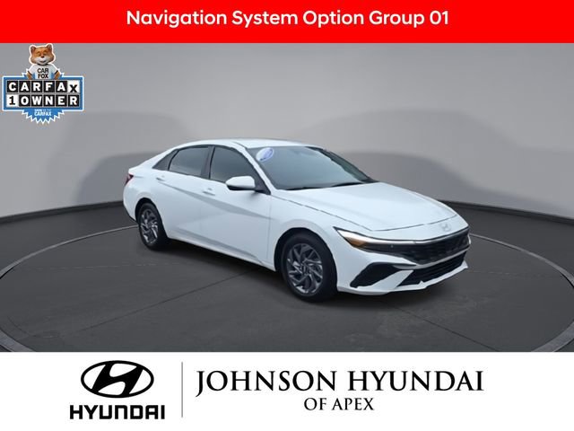Certified 2024 Hyundai Elantra SEL image 2