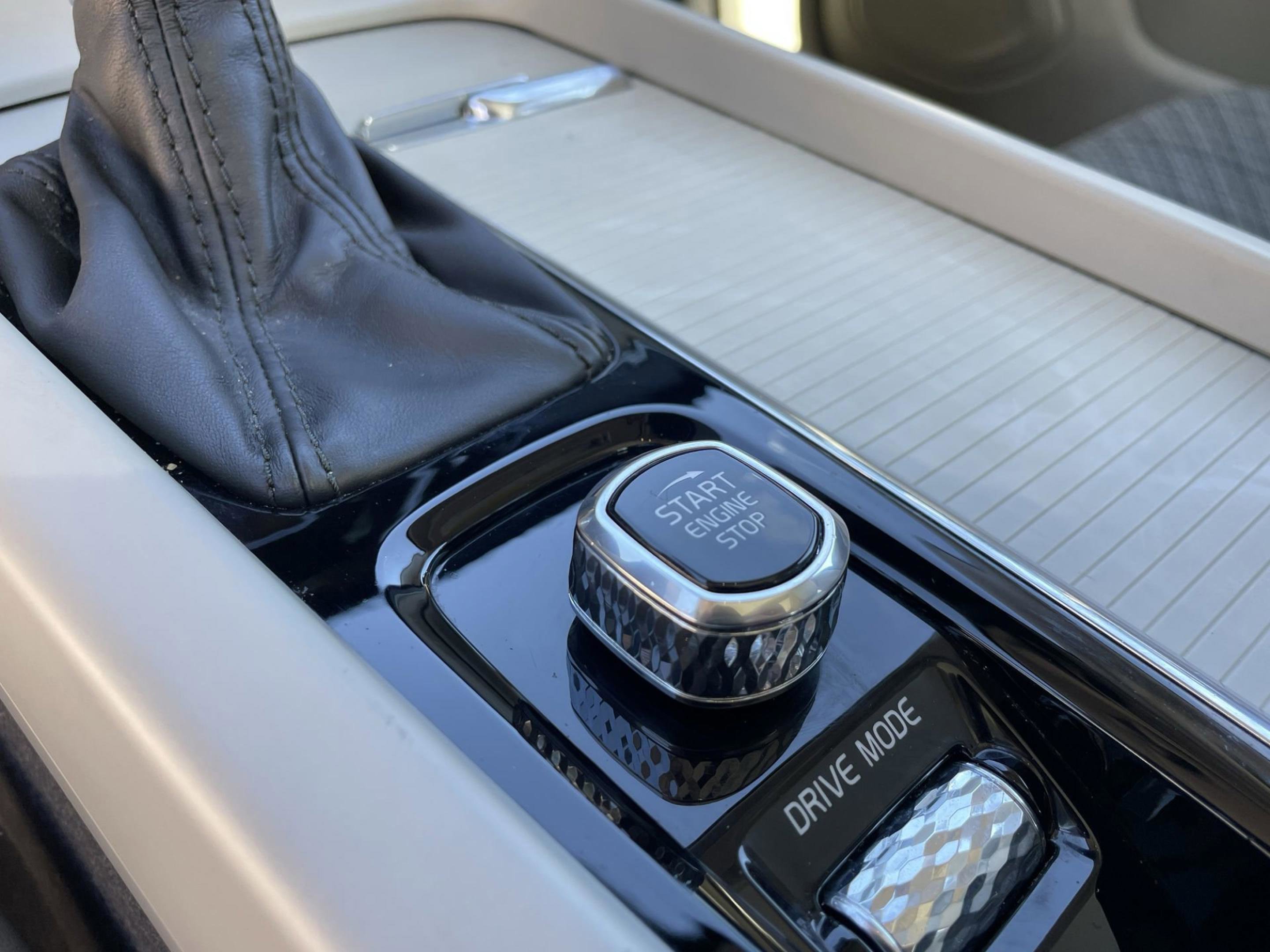 Used 2021 Volvo S60 T5 Momentum w/ Protection Package Premier image 23