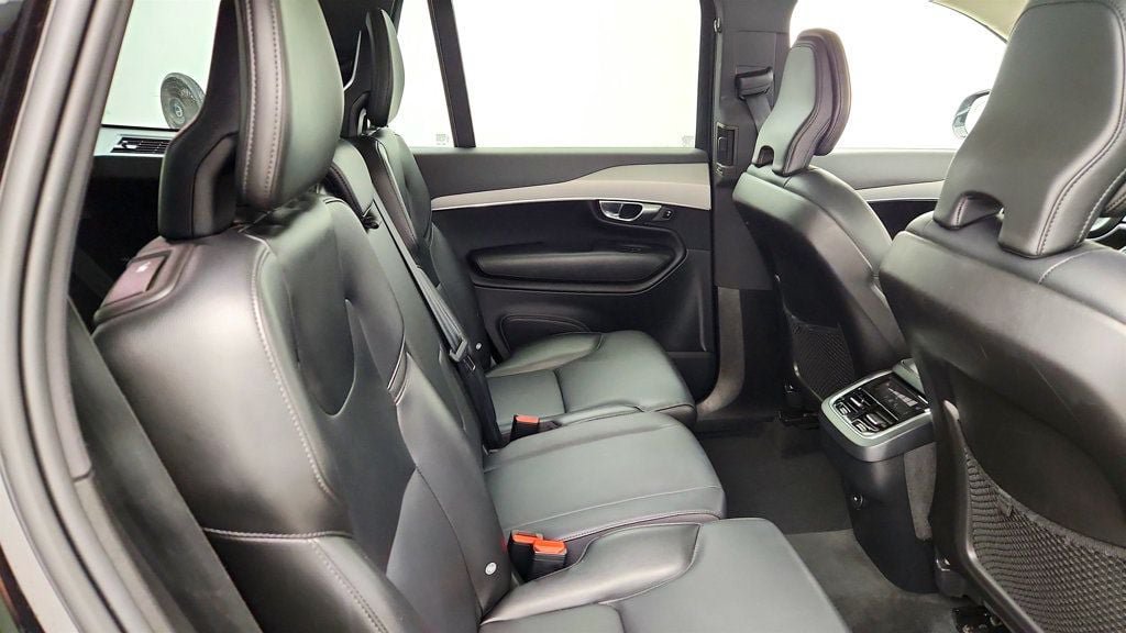 Used 2022 Volvo XC90 T5 Momentum AWD/4WD image 23
