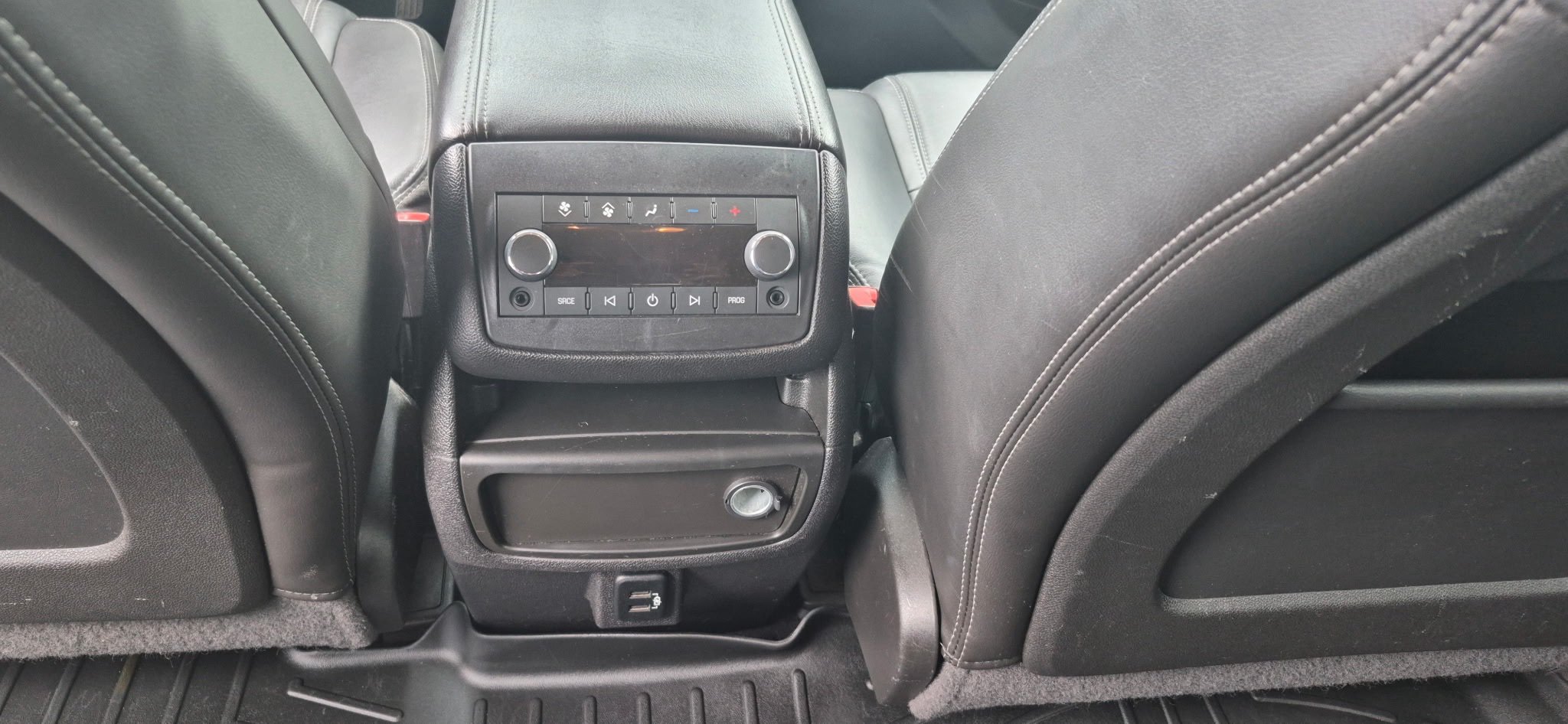 Used 2017 GMC Acadia SLT AWD/4WD image 8