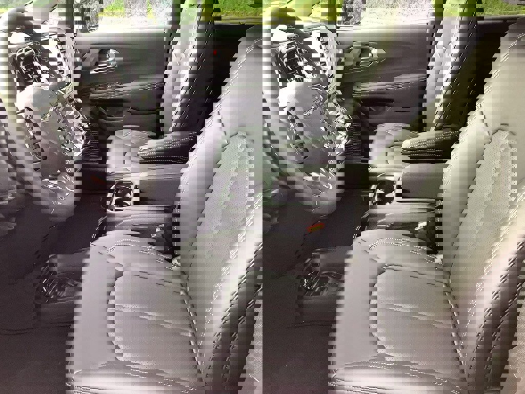 New 2026 Chrysler Pacifica Select image 14