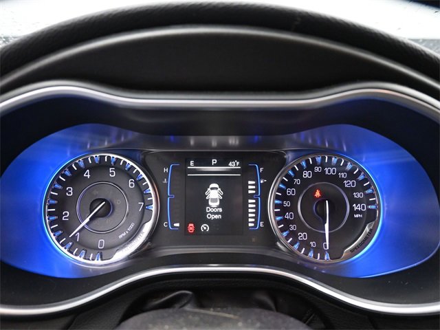 Used 2016 Chrysler 200 Limited image 15