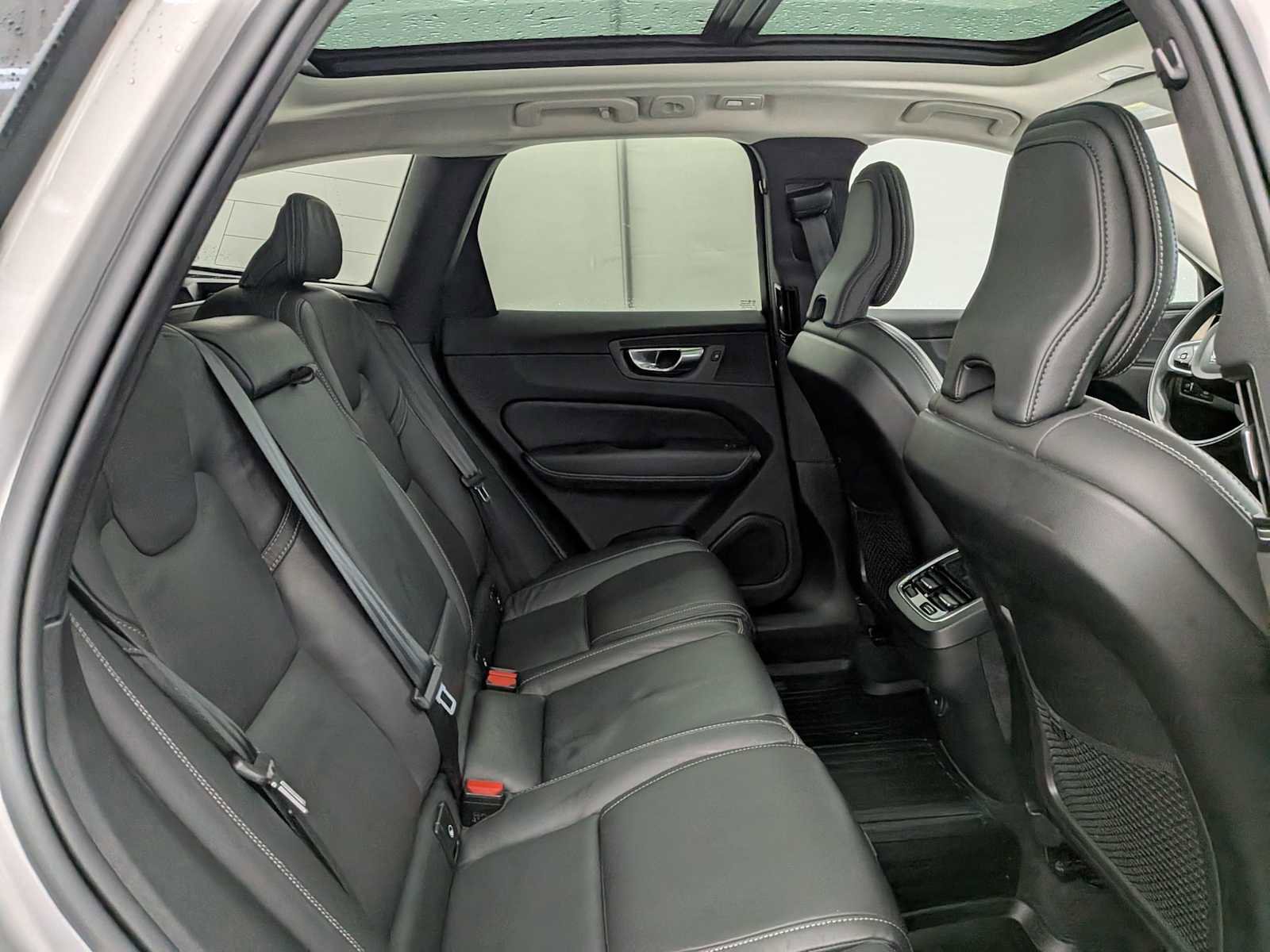 Used 2022 Volvo XC60 B5 Inscription w/ Advanced Package image 22