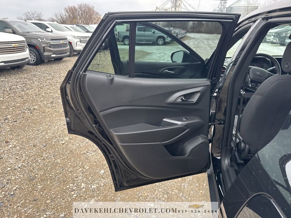 Used 2025 Chevrolet Trax RS w/ Driver Confidence Package image 27