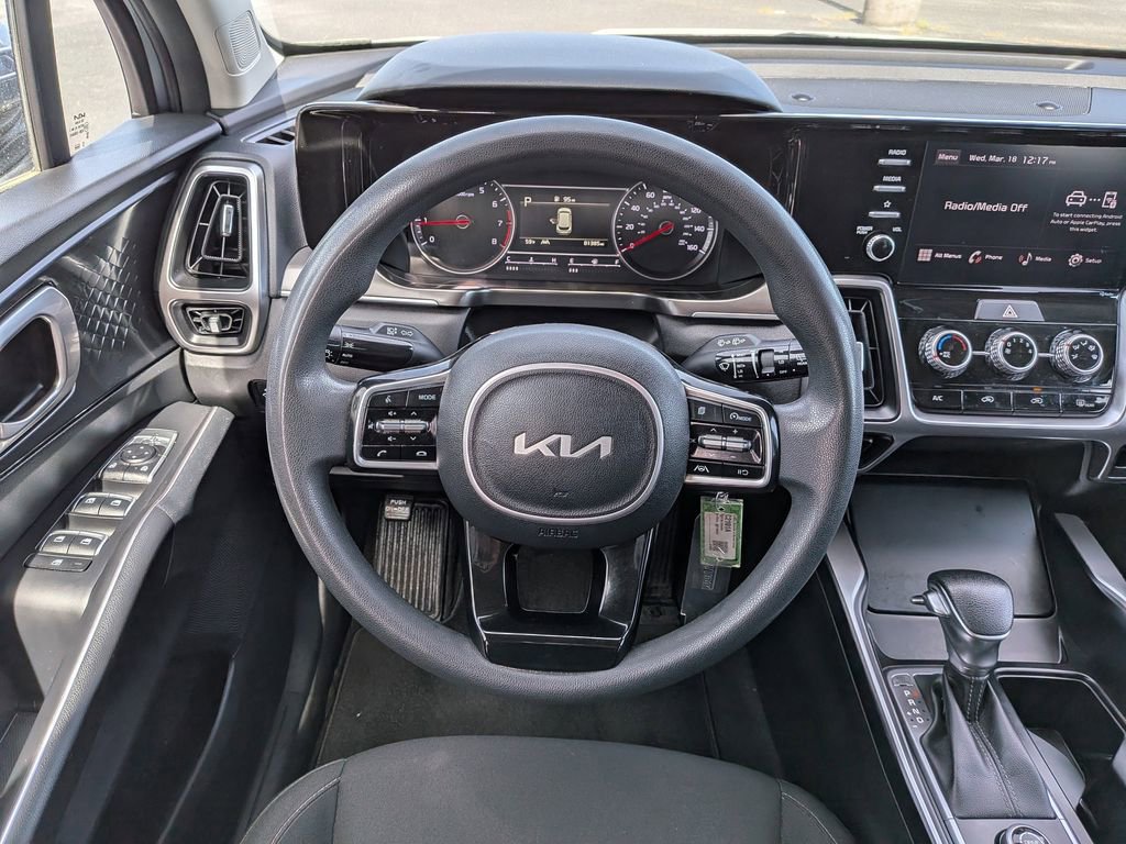 Used 2022 Kia Sorento LX FWD image 18
