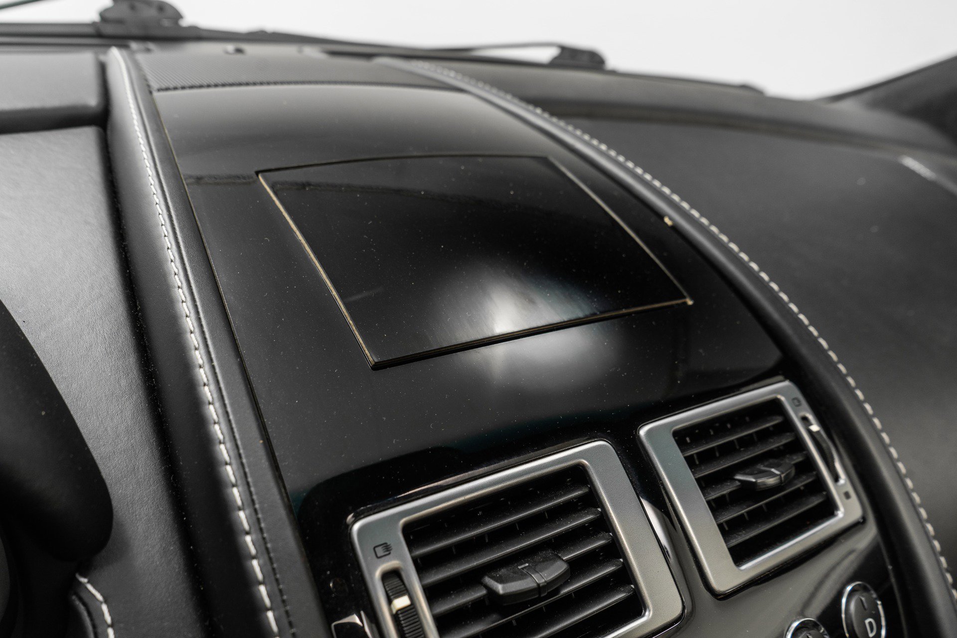 Used 2008 Aston Martin V8 Vantage Roadster image 26