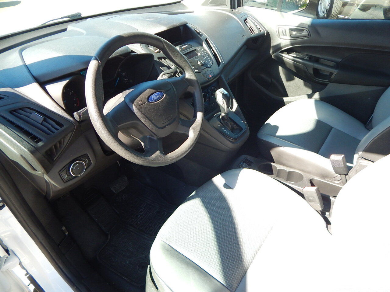 Used 2015 Ford Transit Connect XL FWD image 4