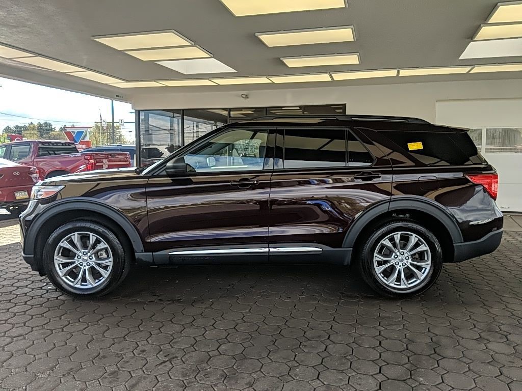 Used 2022 Ford Explorer XLT w/ Equipment Group 202A image 11