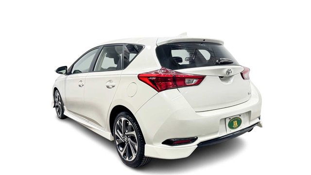Used 2017 Toyota Corolla iM image 4
