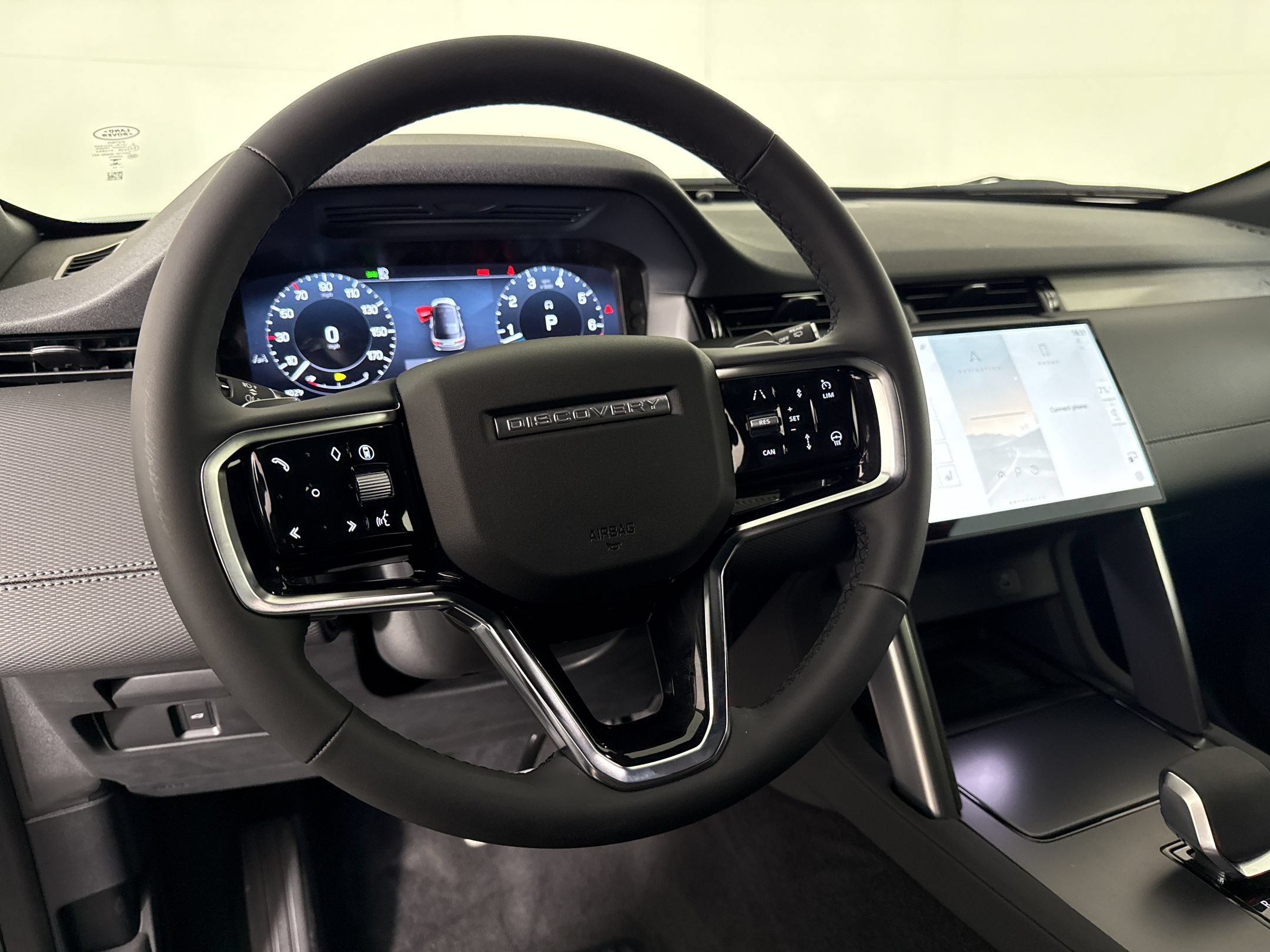 New 2026 Land Rover Discovery Sport Landmark AWD/4WD image 25