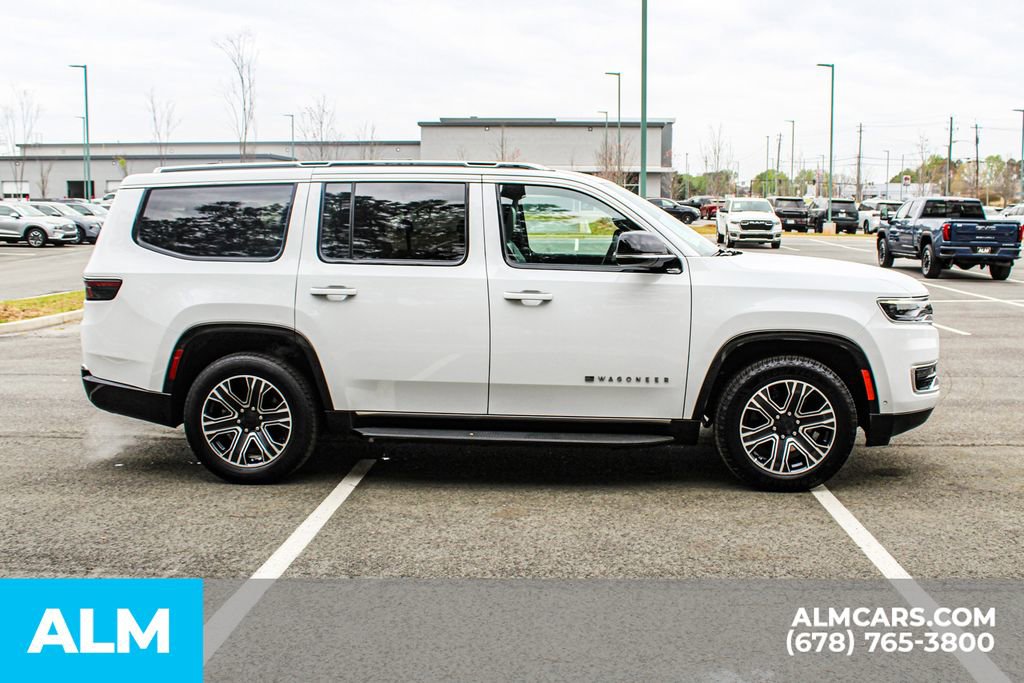 Used 2024 Jeep Wagoneer Series II w/ Flexible Seating Group image 9
