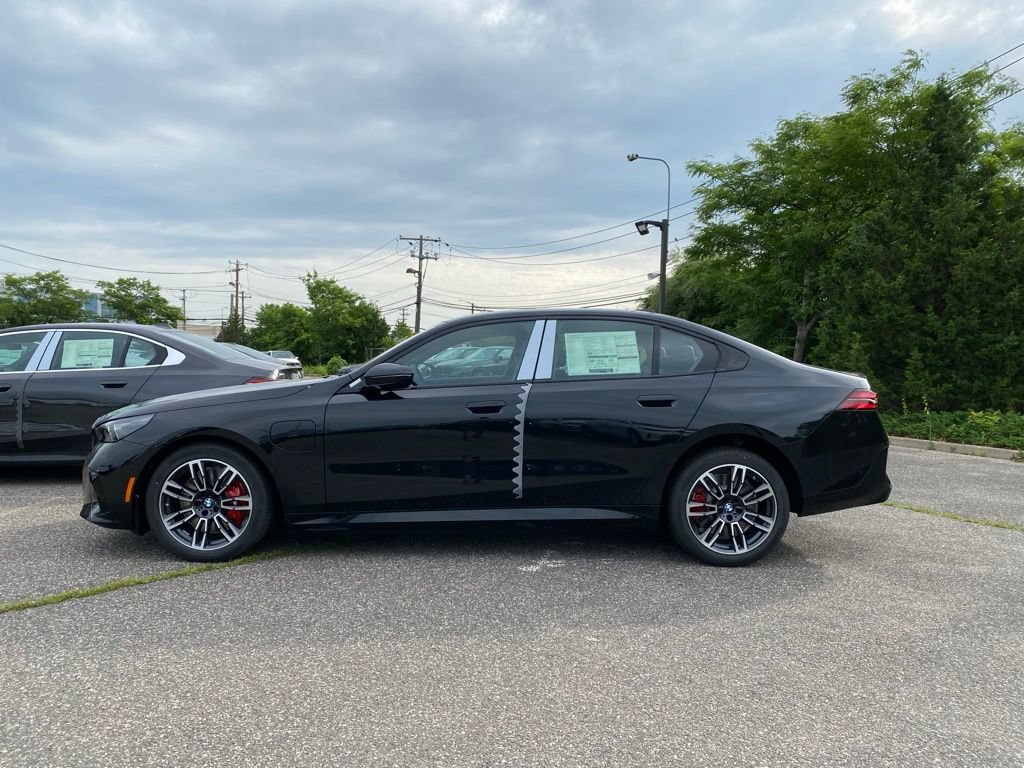 New 2027 BMW 550e xDrive AWD/4WD image 4