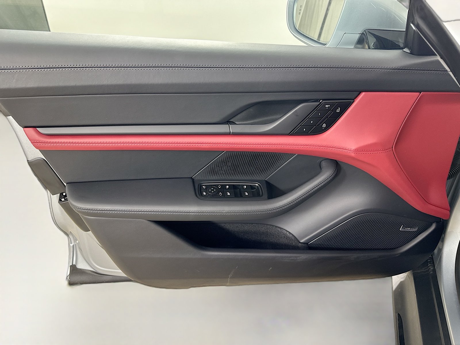 New 2026 Porsche Taycan GTS AWD/4WD image 15
