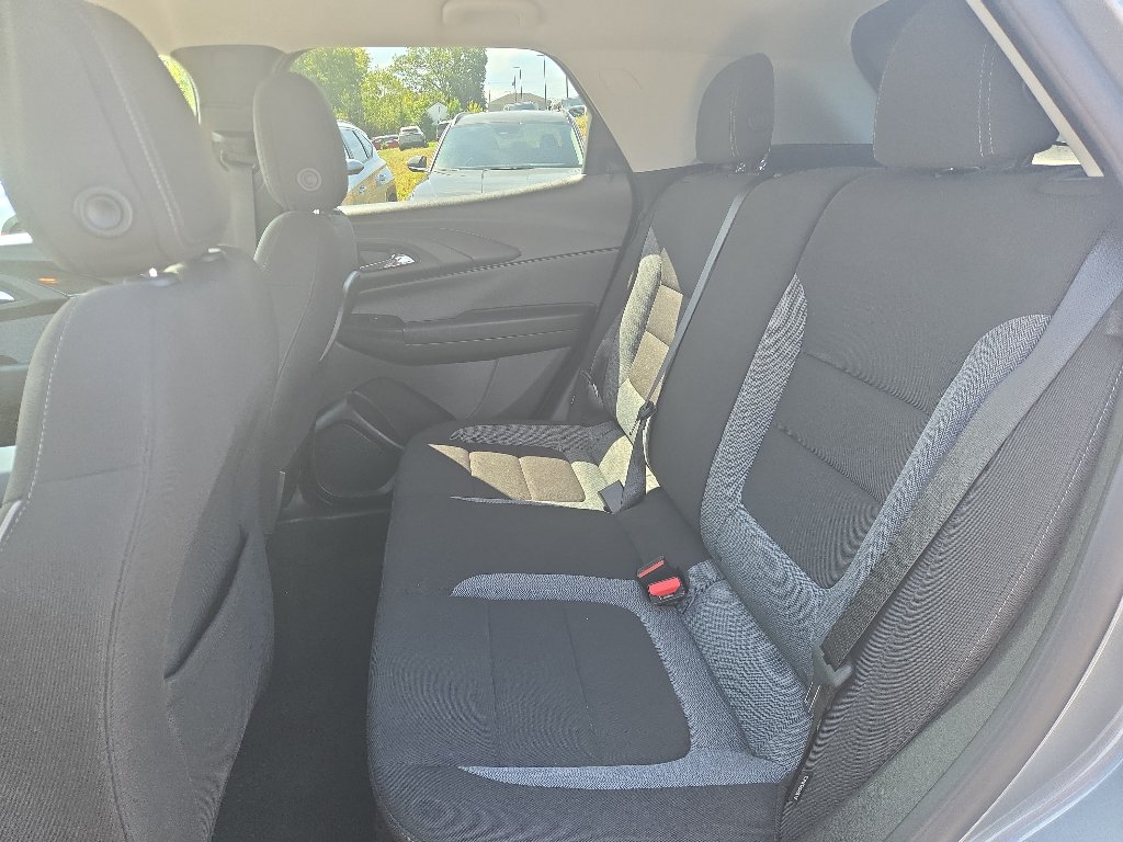 Used 2023 Chevrolet TrailBlazer LT w/ Convenience Package FWD image 10