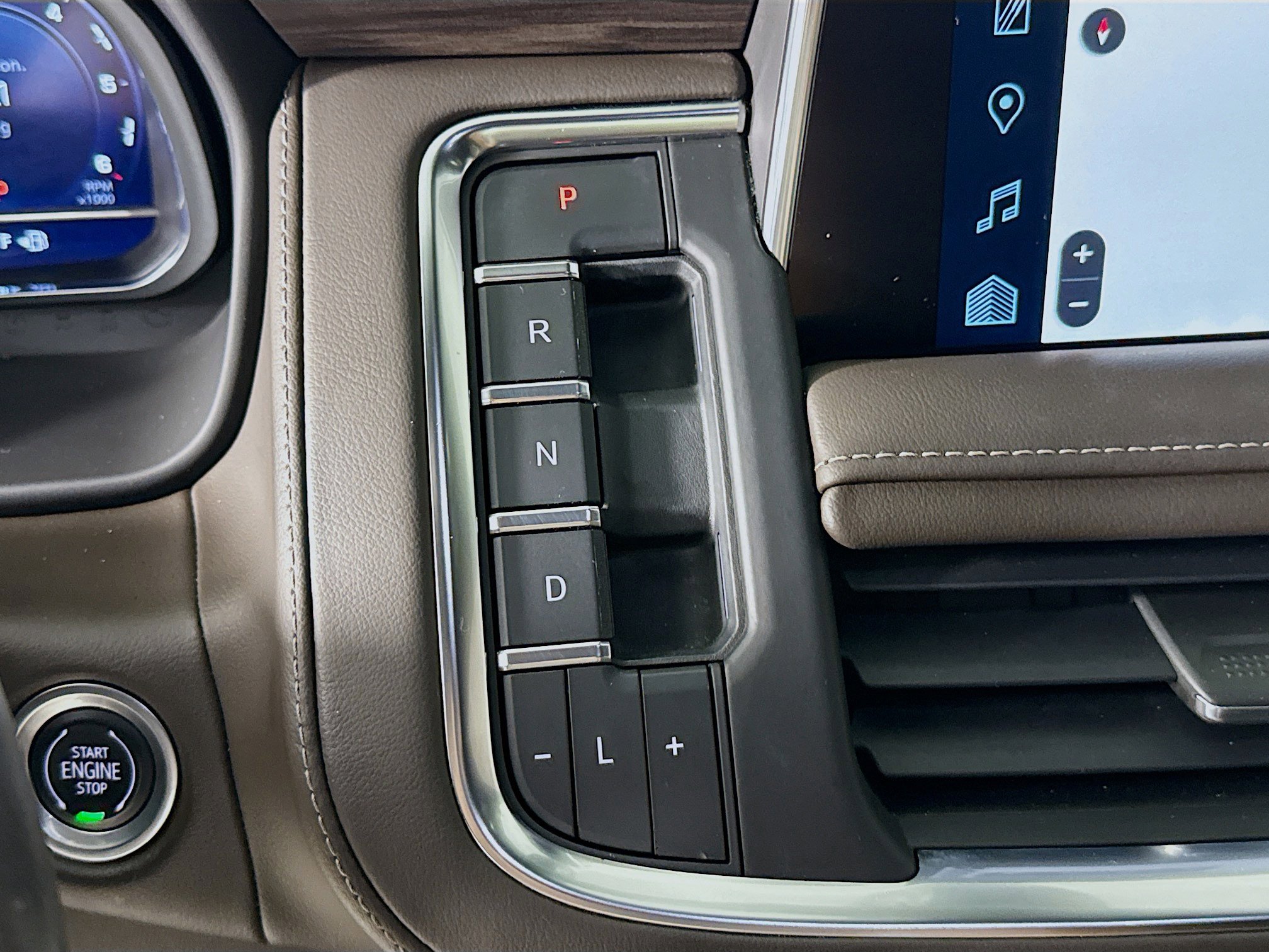 Used 2022 Chevrolet Suburban Z71 w/ Z71 Off-Road Package image 20