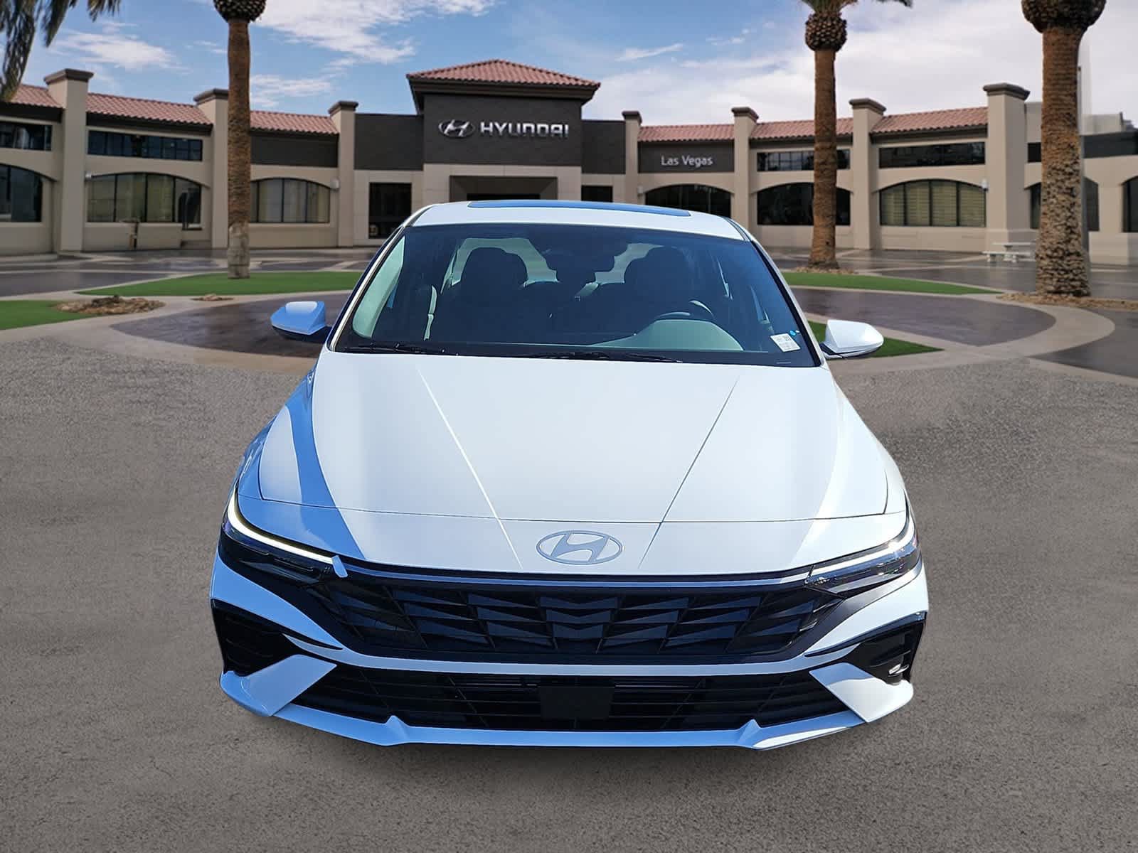 Certified 2025 Hyundai Elantra SEL w/ Cargo Package FWD image 3