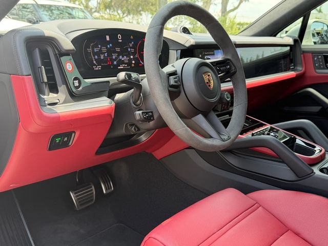 Used 2026 Porsche Cayenne GTS AWD/4WD image 13