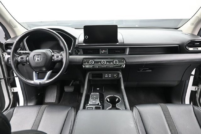 Certified 2024 Honda Pilot Touring image 10
