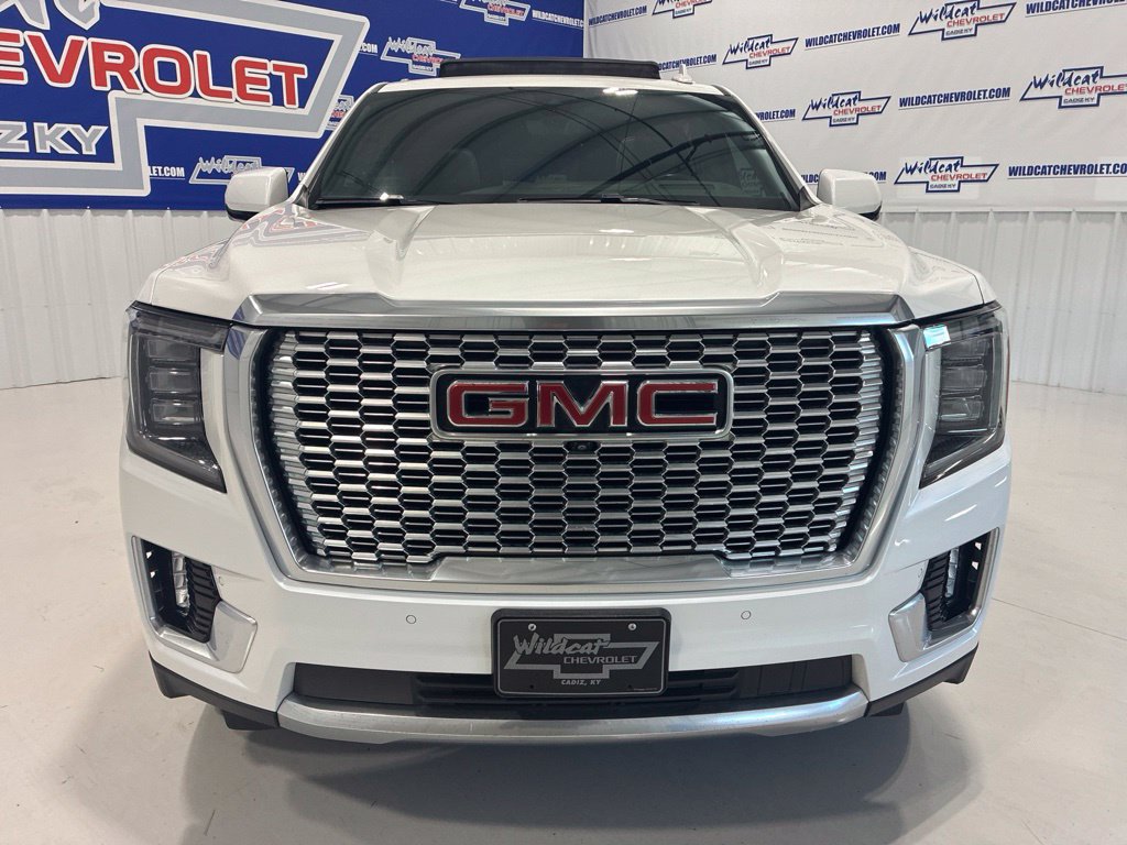 Used 2022 GMC Yukon Denali w/ Denali Premium Package AWD/4WD image 9