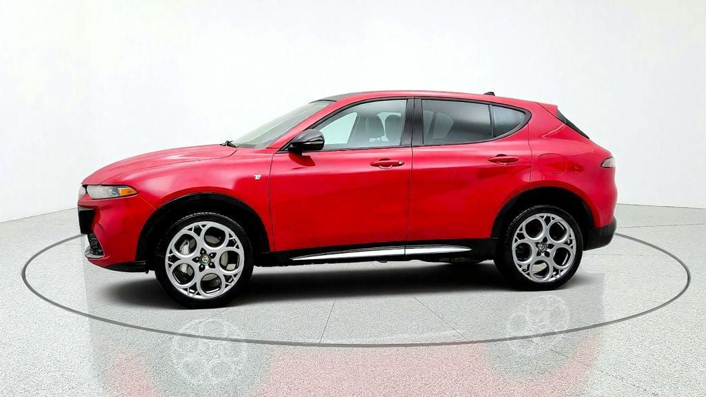 Used 2024 Alfa Romeo Tonale Ti w/ Premium Interior Package AWD/4WD image 8