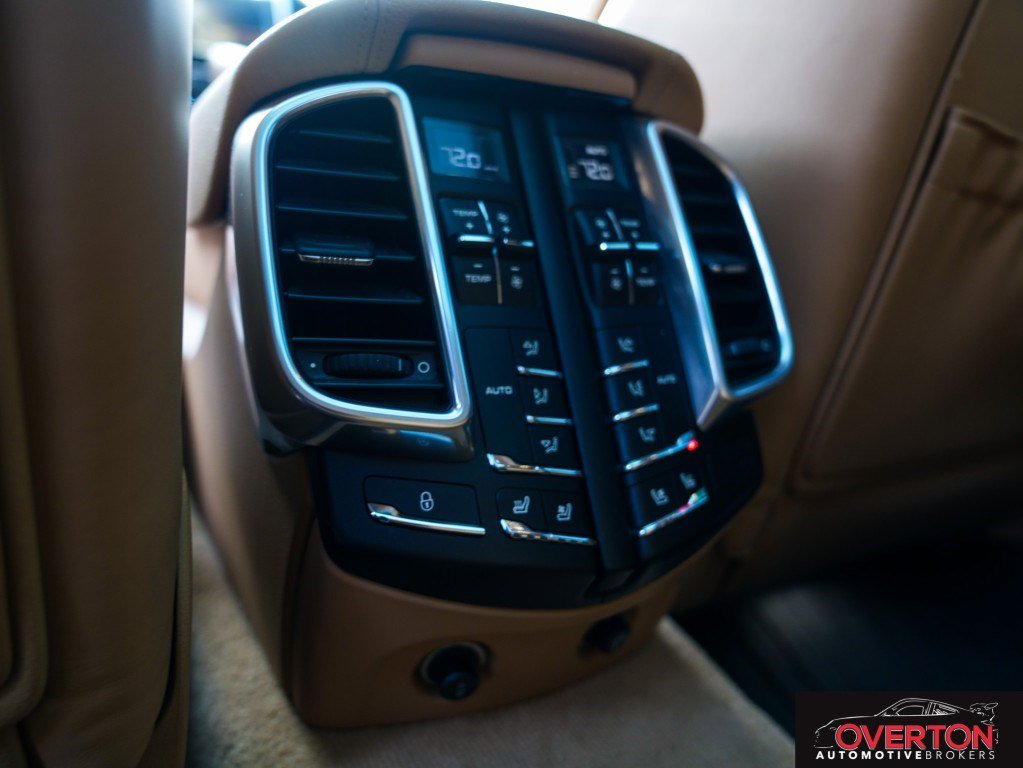 Used 2015 Porsche Cayenne S image 21