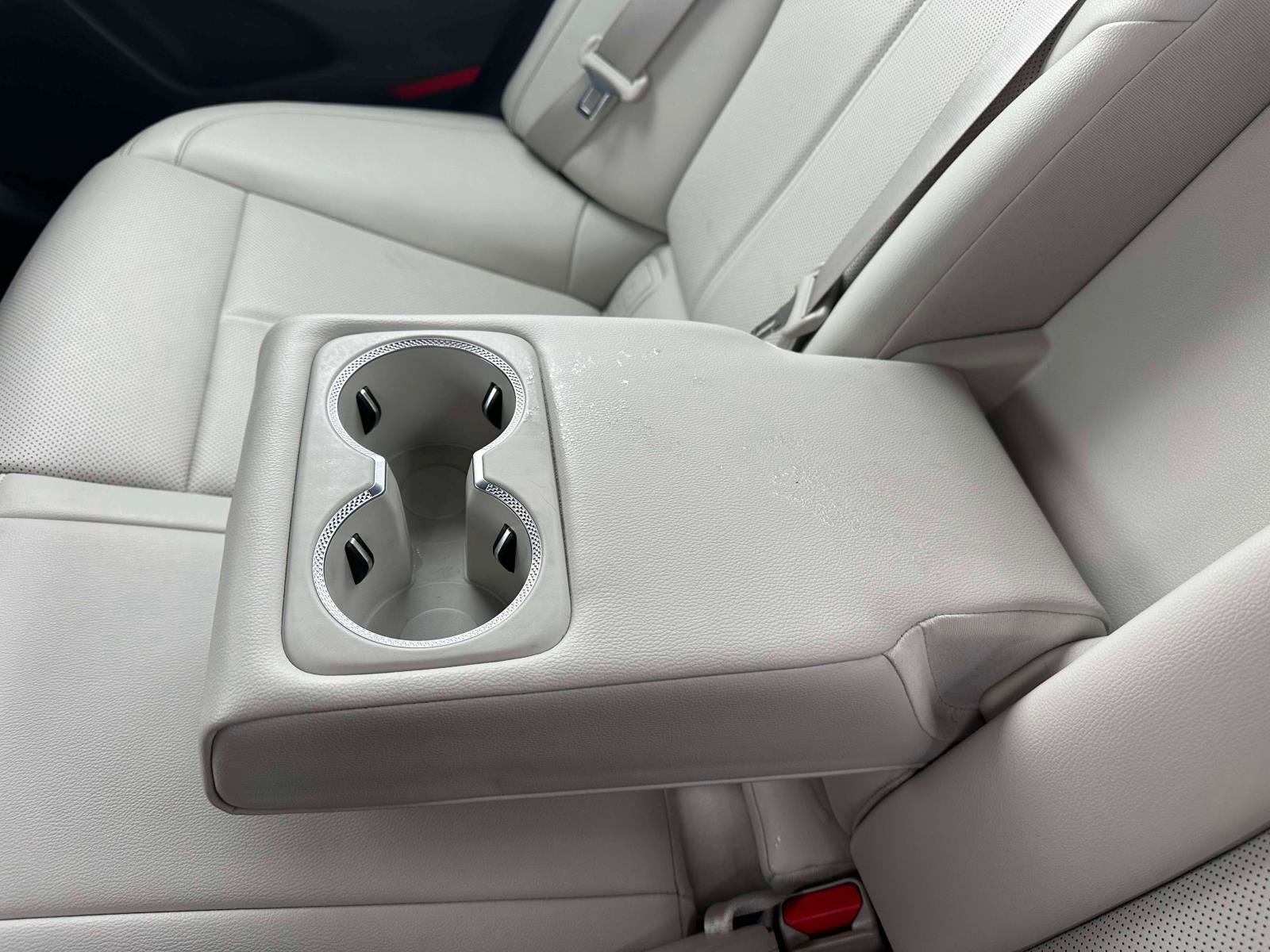 Used 2024 Genesis G70 2.5T image 10