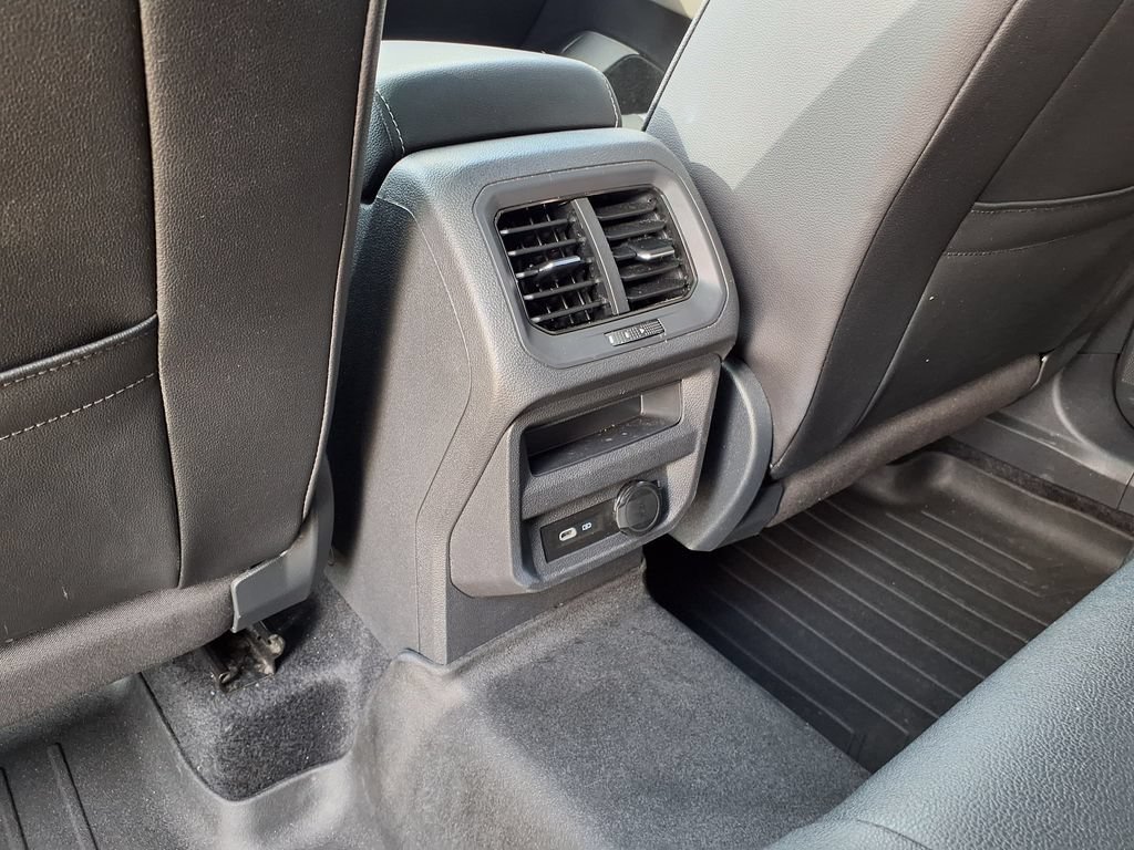 Used 2021 Volkswagen Tiguan SE R-Line FWD image 26