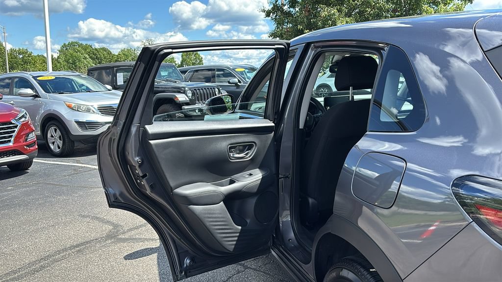 Certified 2025 Honda HR-V LX image 27