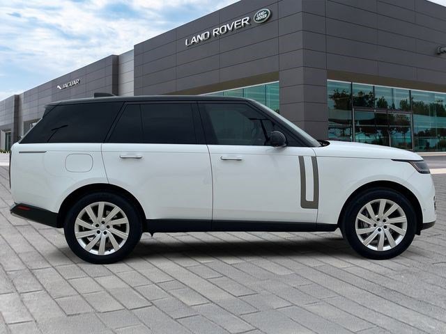 Used 2025 Land Rover Range Rover SE AWD/4WD image 6