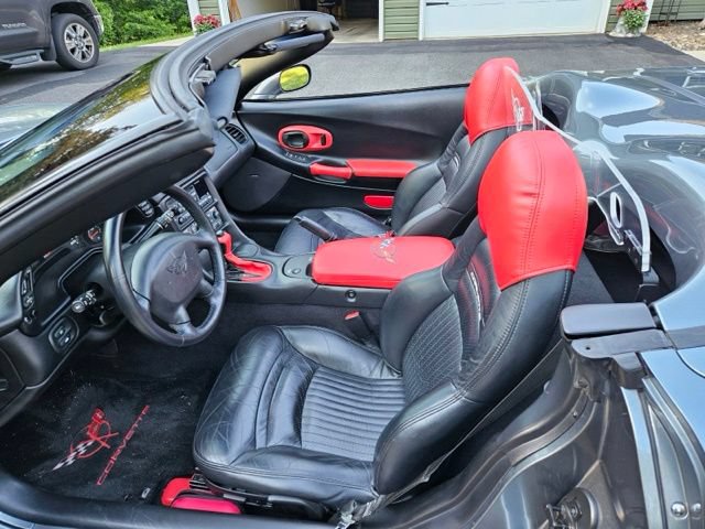 Used 2004 Chevrolet Corvette Convertible w/ Preferred Equipment Group RWD image 3