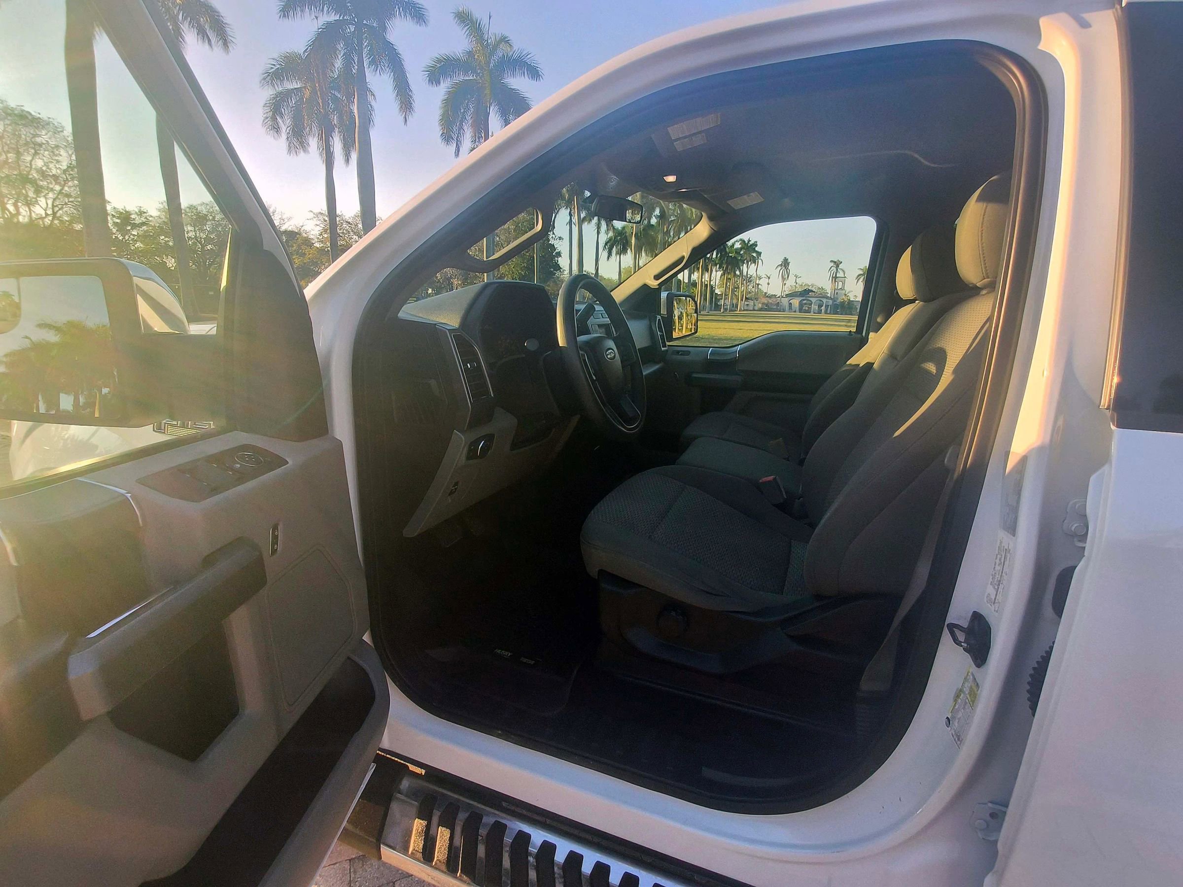 Used 2018 Ford F150 XLT w/ XTR Package image 4