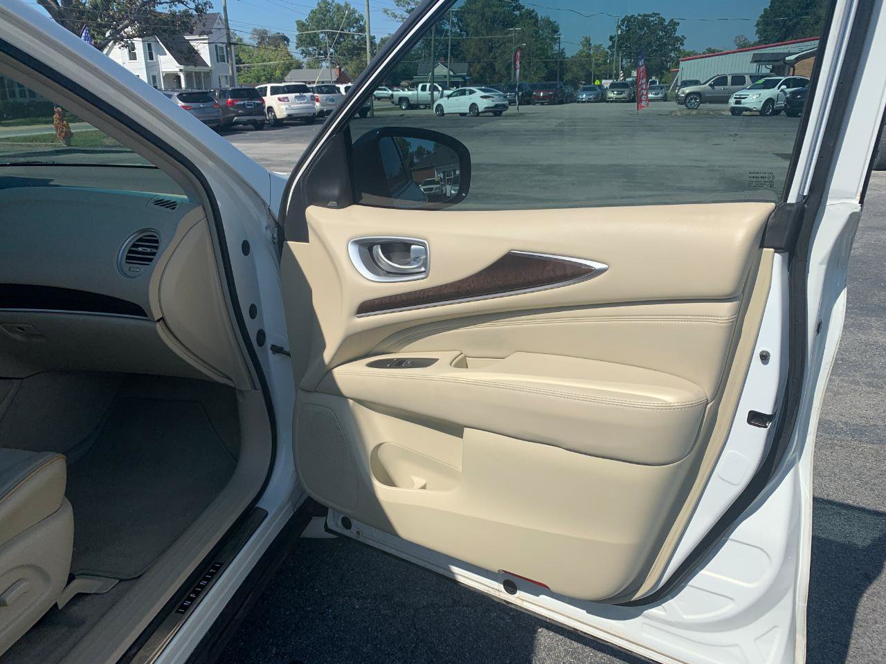 Used 2014 INFINITI QX60 Luxe w/ Deluxe Touring Package AWD/4WD image 41