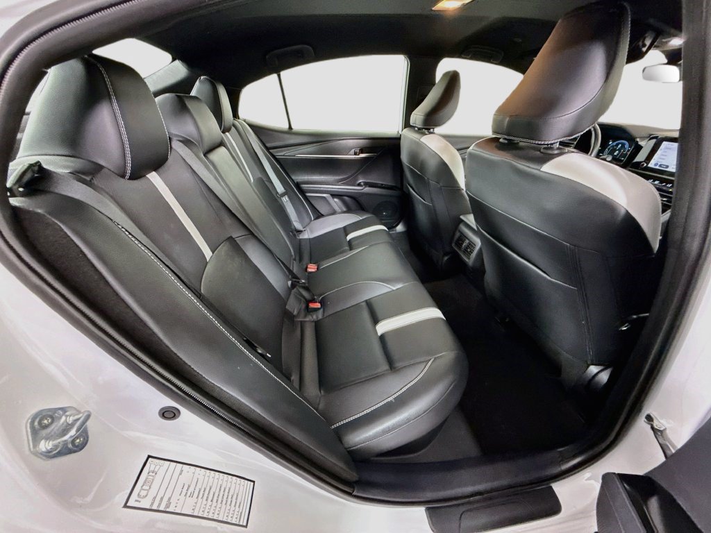 Used 2025 Toyota Camry SE FWD image 26