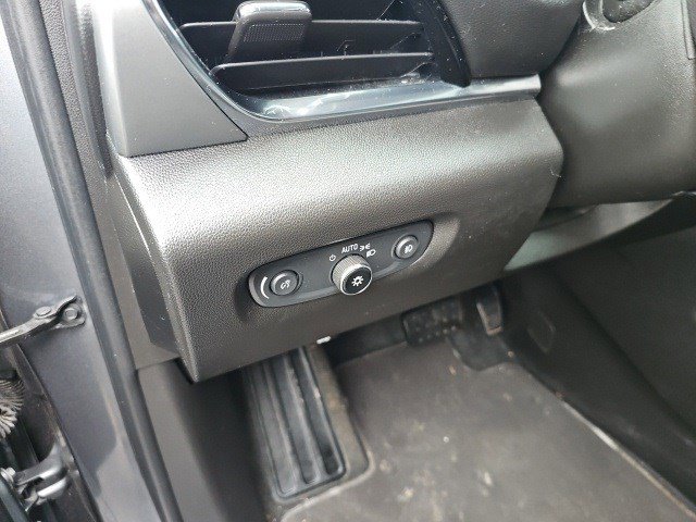 Used 2020 Chevrolet Traverse LT image 26