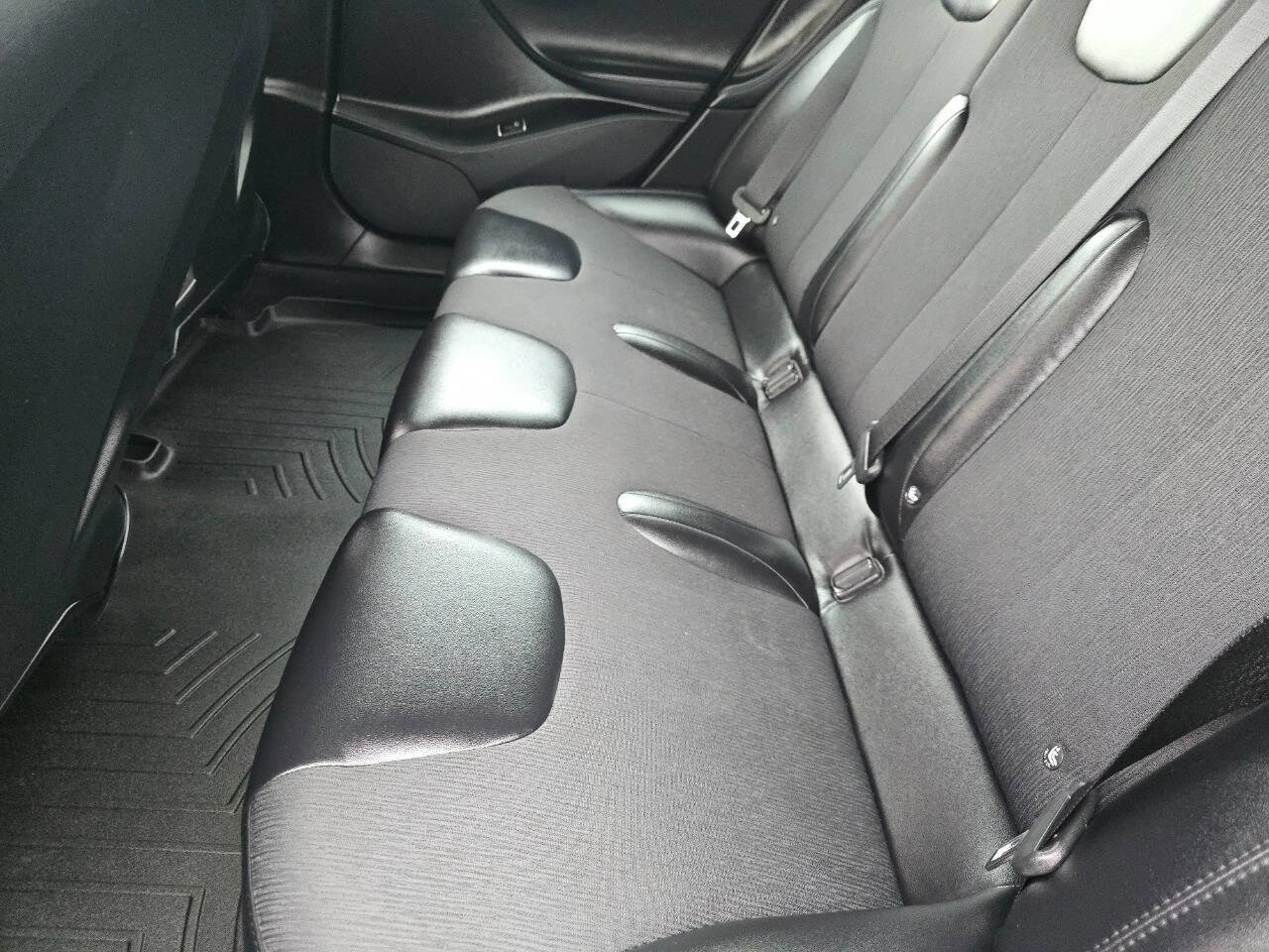 Used 2016 Tesla Model S 70 image 21