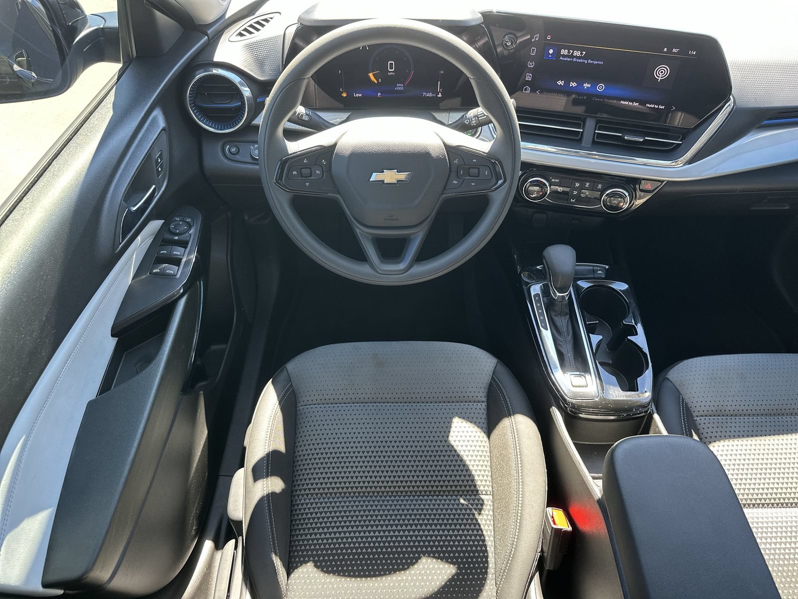 Used 2026 Chevrolet Trax LT FWD image 17