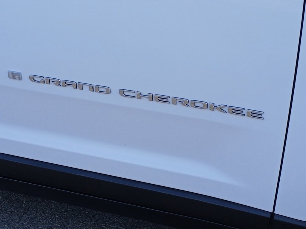 Used 2023 Jeep Grand Cherokee L Laredo image 31