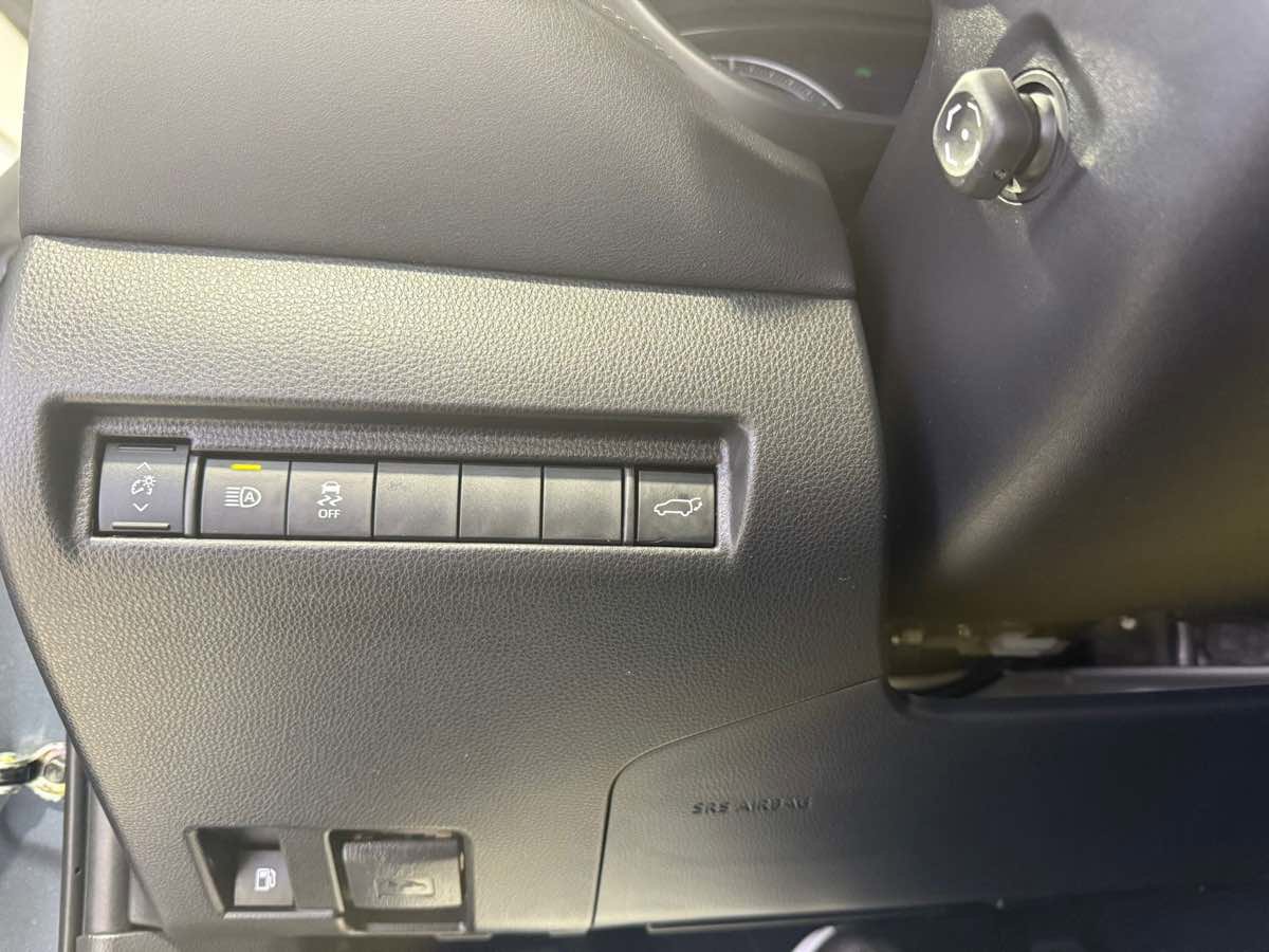 Used 2023 Toyota Venza XLE AWD/4WD image 31