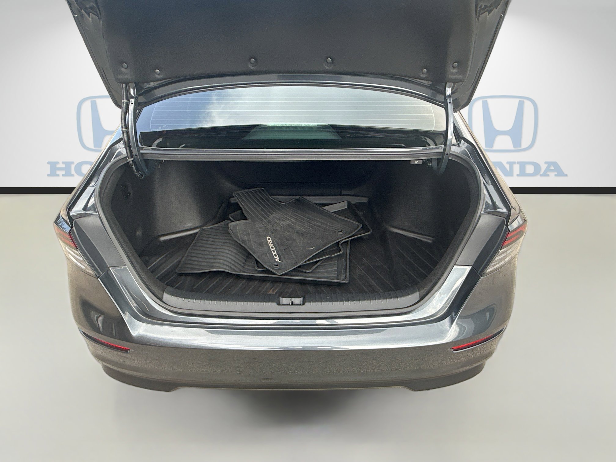 Used 2023 Honda Accord LX image 25