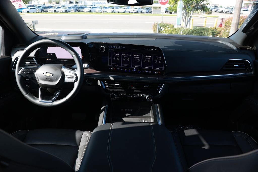 Used 2025 Chevrolet Suburban Premier image 22