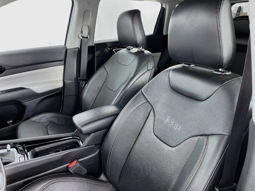 Used 2022 Jeep Compass Limited AWD/4WD image 29
