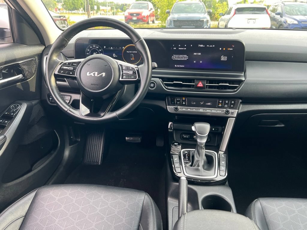 Certified 2025 Kia Seltos EX w/ EX Sunroof Package AWD/4WD image 20