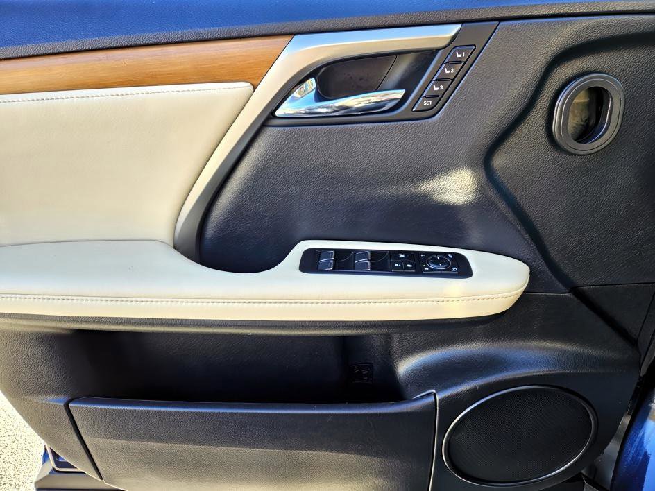 Used 2022 Lexus RX 350 FWD w/ Premium Package image 31