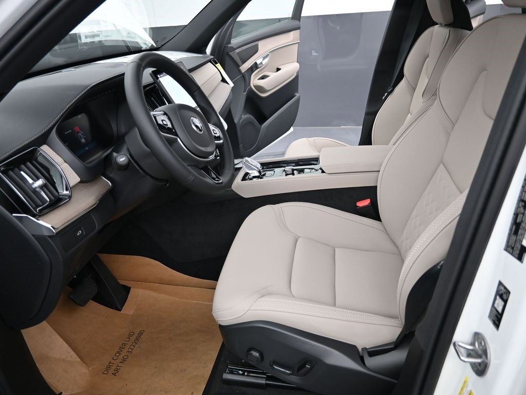 New 2026 Volvo XC90 B6 Plus w/ Protection Package Premier image 13