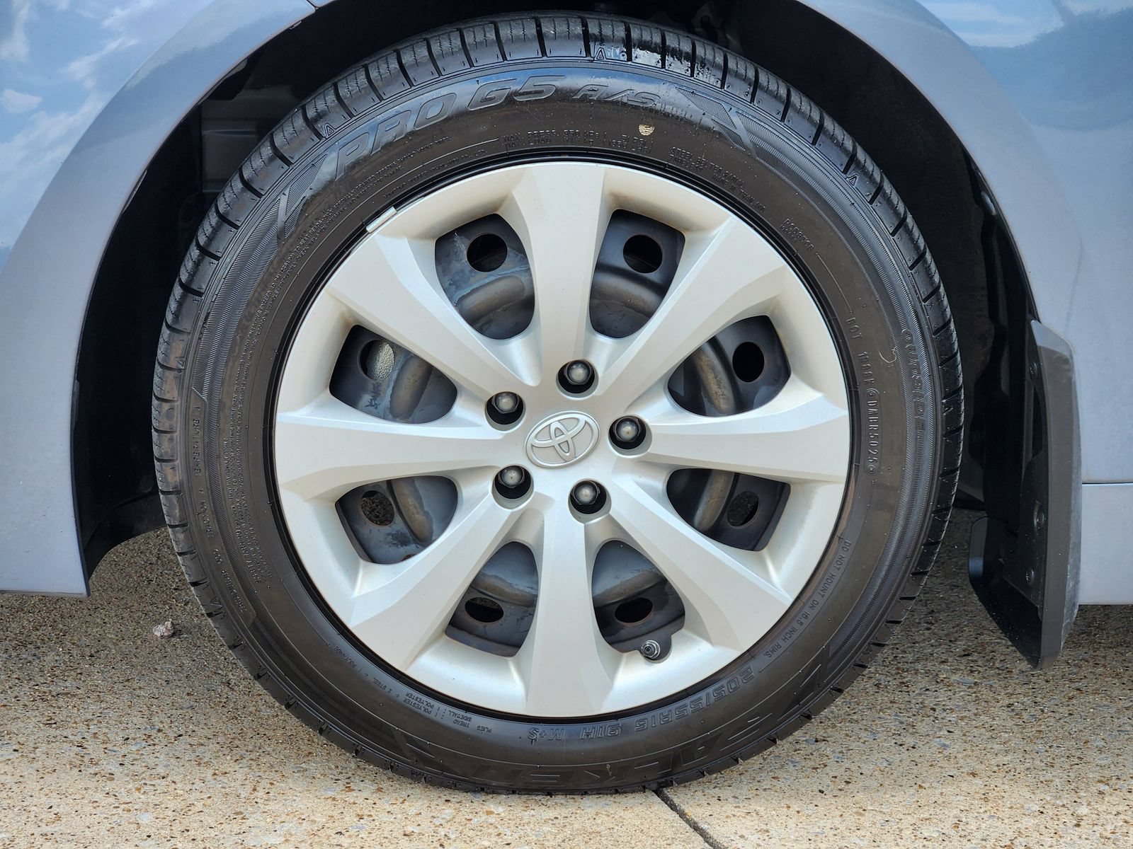 Used 2022 Toyota Corolla LE FWD image 20