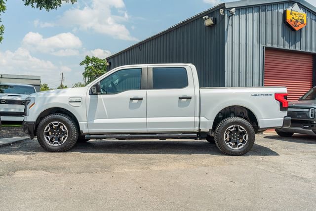 Used 2022 Ford F150 Lightning Pro image 3