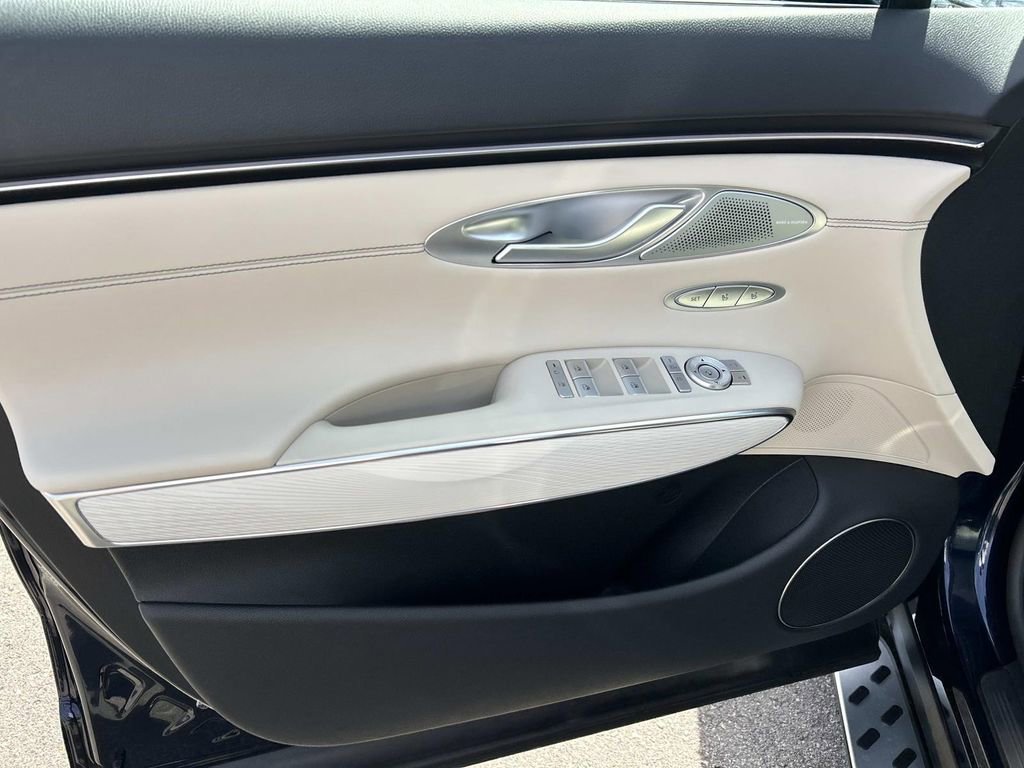 New 2026 Genesis GV70 2.5T Advanced image 17