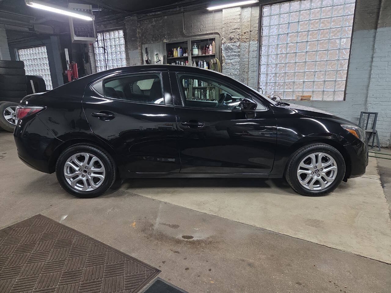Used 2018 Toyota Yaris iA FWD image 6